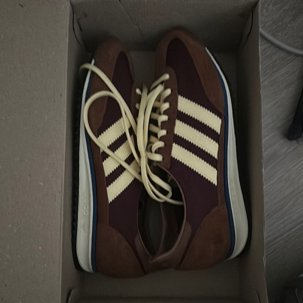 Adidas SL 72 New in box maroon/ yellow